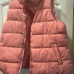 Old Navy XL sleeveless puffer vest
